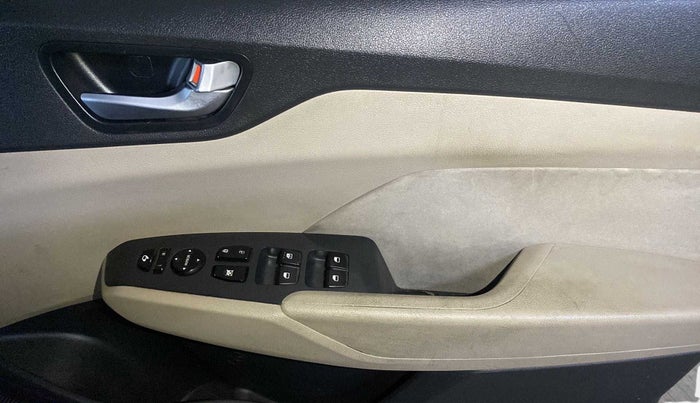 2018 Hyundai Verna 1.6 VTVT SX, Petrol, Manual, 95,329 km, Driver Side Door Panels Control