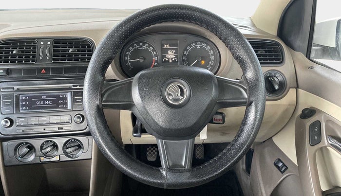 2015 Skoda Rapid 1.5 TDI CR ACTIVE, Diesel, Manual, 1,00,263 km, Steering Wheel Close Up