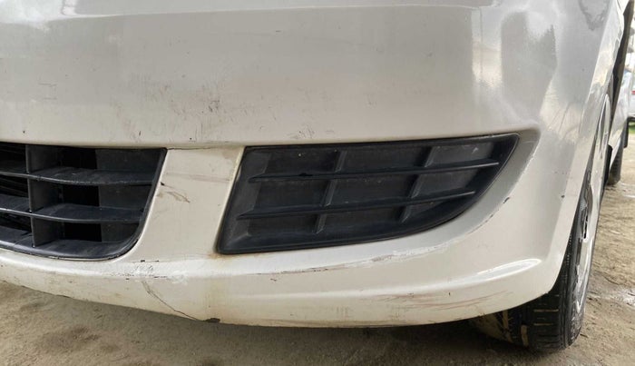 2015 Skoda Rapid 1.5 TDI CR ACTIVE, Diesel, Manual, 1,00,263 km, Front bumper - Paint has minor damage