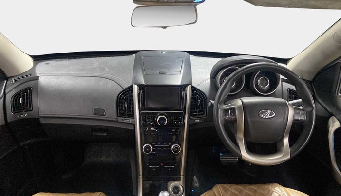 2018 Mahindra XUV500 W11 (O) AT, Diesel, Automatic, 43,761 km, Dashboard
