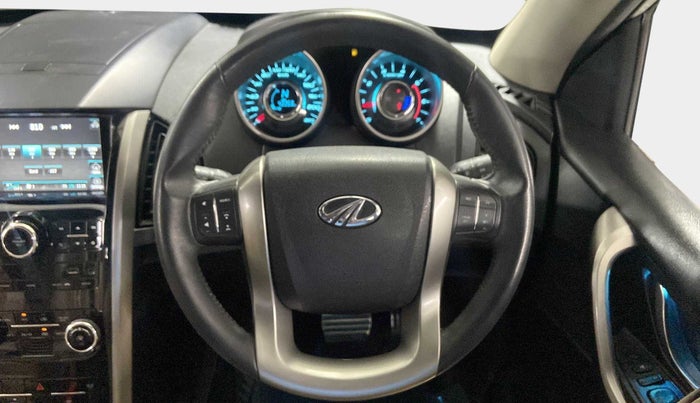 2018 Mahindra XUV500 W11 (O) AT, Diesel, Automatic, 43,761 km, Steering Wheel Close Up