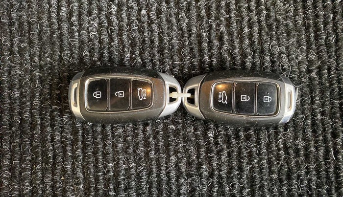2019 Hyundai Verna 1.6 VTVT SX O, Petrol, Manual, 29,881 km, Key Close Up