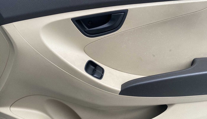 2014 Hyundai Eon MAGNA +, Petrol, Manual, 68,519 km, Driver Side Door Panels Control
