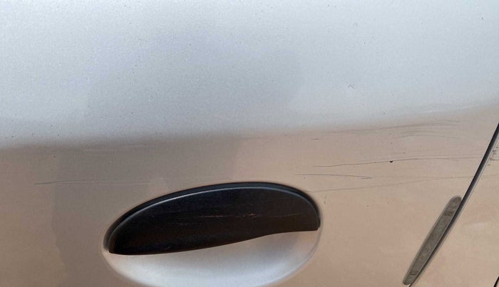 2011 Hyundai Santro Xing GLS, Petrol, Manual, 31,799 km, Rear left door - Minor scratches