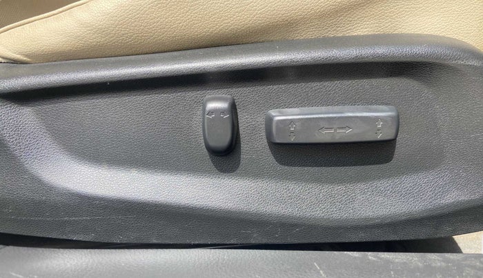 2019 Honda Civic 1.8L I-VTEC ZX CVT, Petrol, Automatic, 65,880 km, Driver Side Adjustment Panel