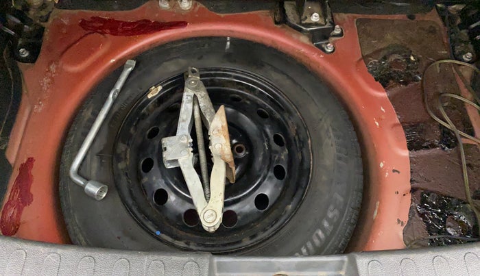 2012 Maruti Ritz VDI, Diesel, Manual, 97,419 km, Dicky (Boot door) - Tool missing