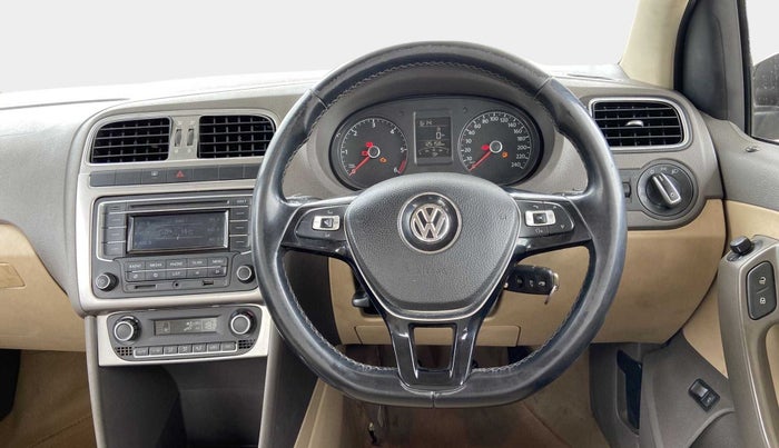 2015 Volkswagen Vento HIGHLINE DIESEL 1.5, Diesel, Manual, 1,25,458 km, Steering Wheel Close Up