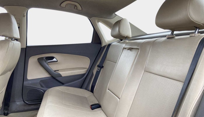 2015 Volkswagen Vento HIGHLINE DIESEL 1.5, Diesel, Manual, 1,25,458 km, Right Side Rear Door Cabin