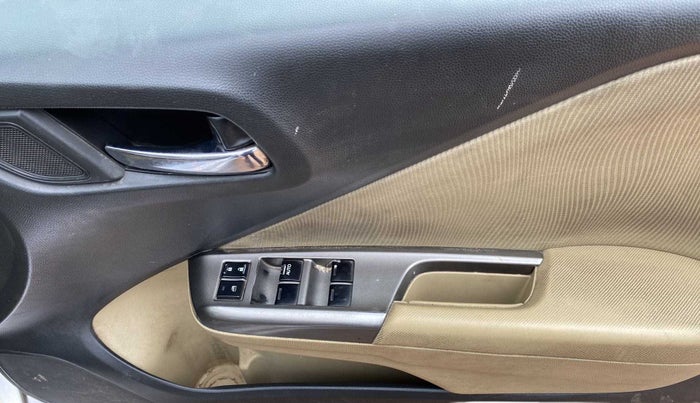 2016 Honda City 1.5L I-VTEC V MT, Petrol, Manual, 1,18,569 km, Driver Side Door Panels Control