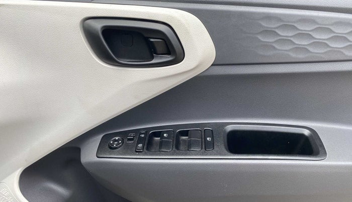 2021 Hyundai AURA S 1.2, Petrol, Manual, 15,564 km, Driver Side Door Panels Control