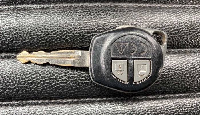 2018 Maruti Vitara Brezza ZDI, Diesel, Manual, 17,404 km, Key Close Up