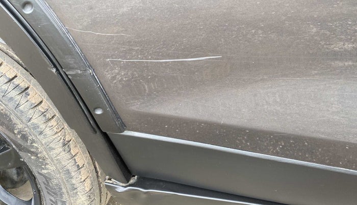 2018 Maruti Vitara Brezza ZDI, Diesel, Manual, 17,404 km, Right rear door - Minor scratches