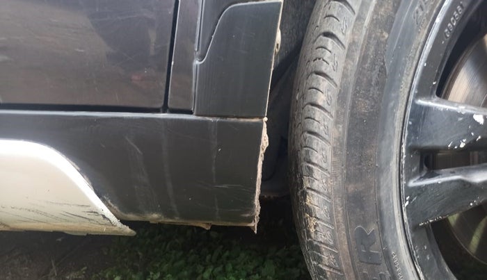 2018 Maruti Vitara Brezza ZDI, Diesel, Manual, 17,404 km, Right running board - Cladding has minor damage