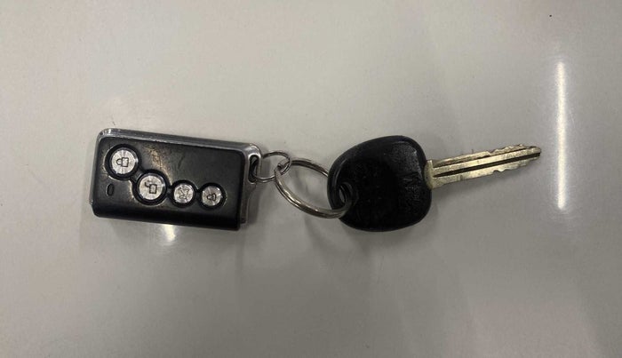 2016 Hyundai Eon ERA +, Petrol, Manual, 32,082 km, Lock system - Mechanical key minor damage