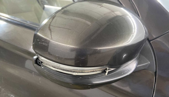 2019 Honda Amaze 1.2L I-VTEC V CVT, Petrol, Automatic, 39,485 km, Right rear-view mirror - Cover has minor damage