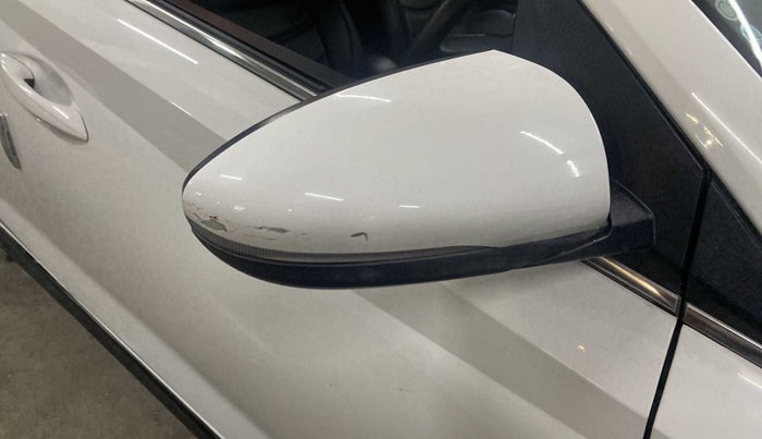2022 Hyundai NEW I20 SPORTZ 1.2 MT, Petrol, Manual, 33,567 km, Right rear-view mirror - Minor scratches