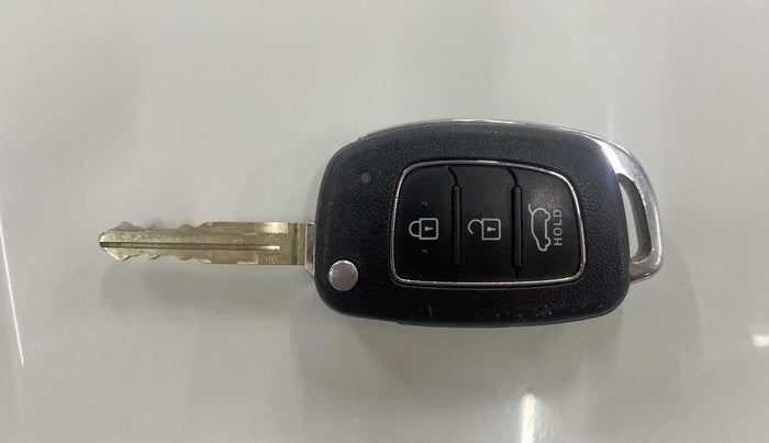 2022 Hyundai NEW I20 SPORTZ 1.2 MT, Petrol, Manual, 33,567 km, Key Close Up