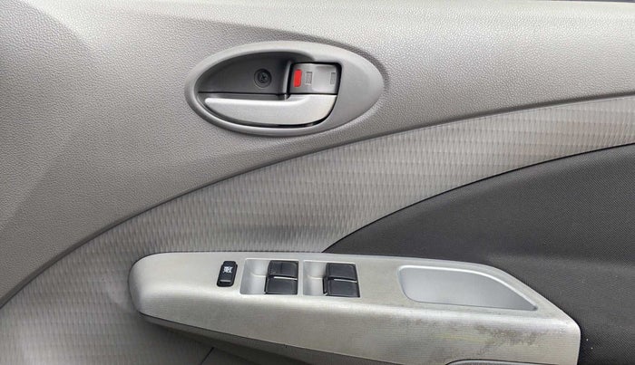 2011 Toyota Etios V, Petrol, Manual, 46,849 km, Driver Side Door Panels Control