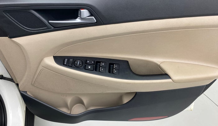 2017 Hyundai Tucson GLS 4WD AT DIESEL, Diesel, Automatic, 70,087 km, Driver Side Door Panels Control