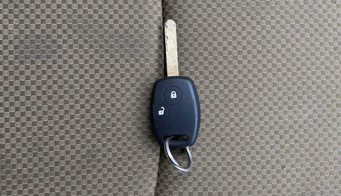 2012 Honda Brio V MT, Petrol, Manual, 42,375 km, Key Close Up