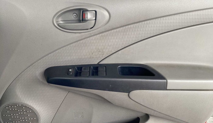 2011 Toyota Etios G, Petrol, Manual, 64,853 km, Driver Side Door Panels Control