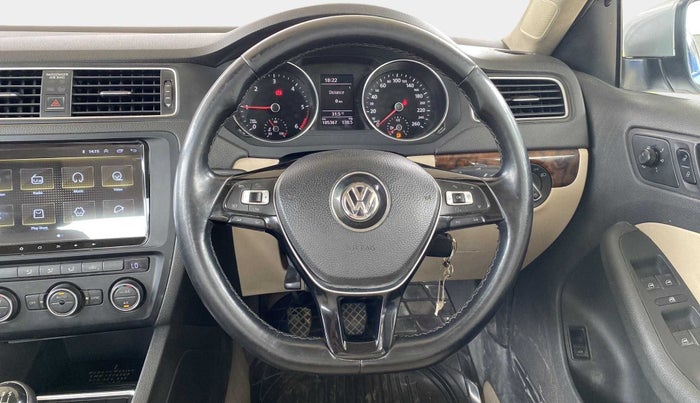 2016 Volkswagen Jetta COMFORTLINE TDI, Diesel, Manual, 1,05,437 km, Steering Wheel Close Up