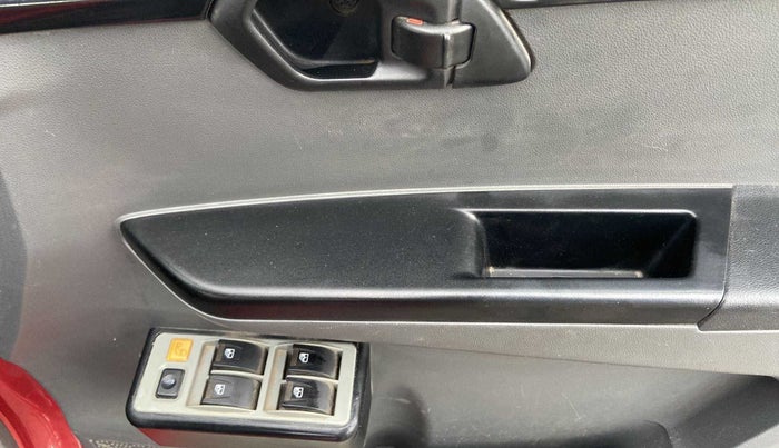 2018 Mahindra KUV 100 NXT K2 P 6 STR, Petrol, Manual, 61,558 km, Driver Side Door Panels Control