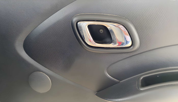 2018 Datsun Redi Go T(O) 0.8L LIMITED EDITION, Petrol, Manual, 7,910 km, Driver Side Door Panels Control