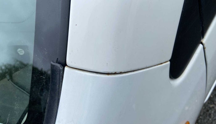 2017 Maruti Wagon R 1.0 VXI, CNG, Manual, 80,567 km, Left A pillar - Minor scratches