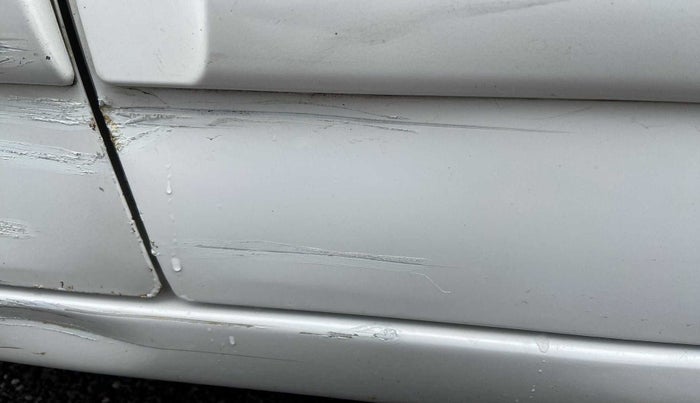 2017 Maruti Wagon R 1.0 VXI, CNG, Manual, 80,567 km, Rear left door - Minor scratches