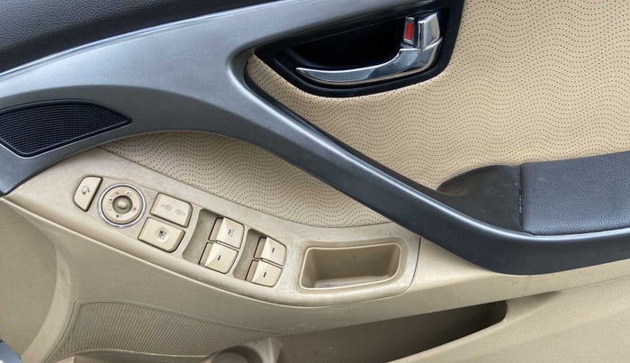 2015 Hyundai New Elantra 1.8 SX AT VTVT, Petrol, Automatic, 1,09,929 km, Driver Side Door Panels Control
