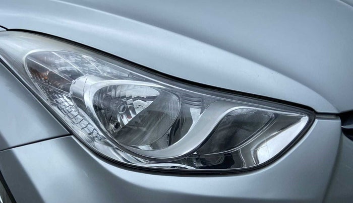 2015 Hyundai New Elantra 1.8 SX AT VTVT, Petrol, Automatic, 1,09,929 km, Right headlight - Minor scratches