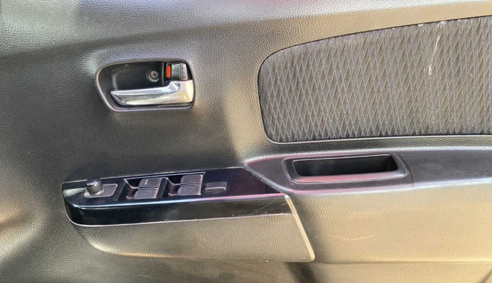 2013 Maruti Wagon R Stingray VXI, Petrol, Manual, 45,054 km, Driver Side Door Panels Control