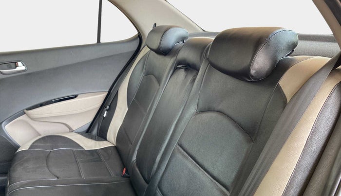 2014 Hyundai Xcent SX 1.2 (O), Petrol, Manual, 65,808 km, Right Side Rear Door Cabin