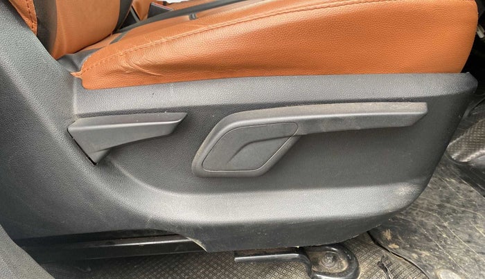 2018 Mahindra KUV 100 NXT K8 P 6 STR, Petrol, Manual, 23,053 km, Driver Side Adjustment Panel