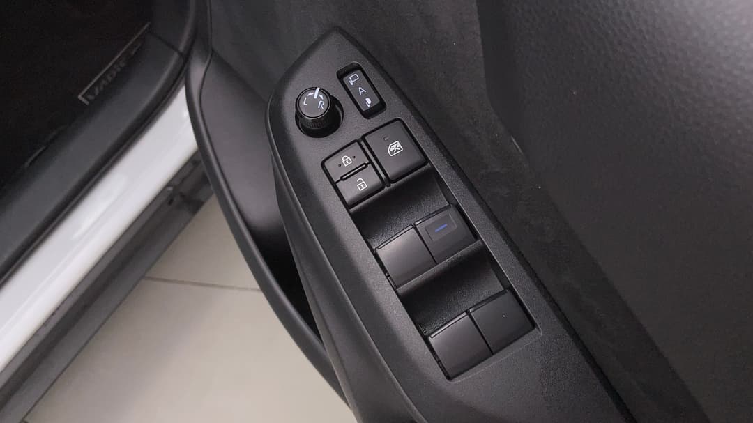 2022 Toyota Yaris Cross Gxl Hybrid, Automatic, 37750 km, Drivers Side Door Panel Controls