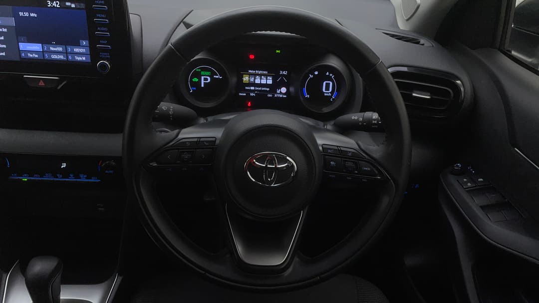 2022 Toyota Yaris Cross Gxl Hybrid, Automatic, 37750 km, Steering Wheel Close-up