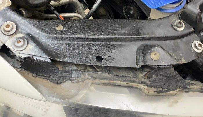2011 Volkswagen Polo COMFORTLINE 1.2L PETROL, Petrol, Manual, 64,735 km, Right headlight - Clamp has minor damage