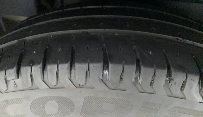 2018 Maruti Dzire VXI, Petrol, Manual, 53,297 km, Right Rear Tyre Tread