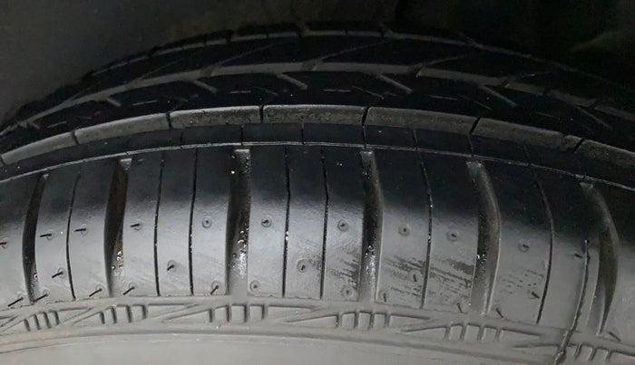 2018 Maruti Dzire VXI, Petrol, Manual, 53,297 km, Left Rear Tyre Tread