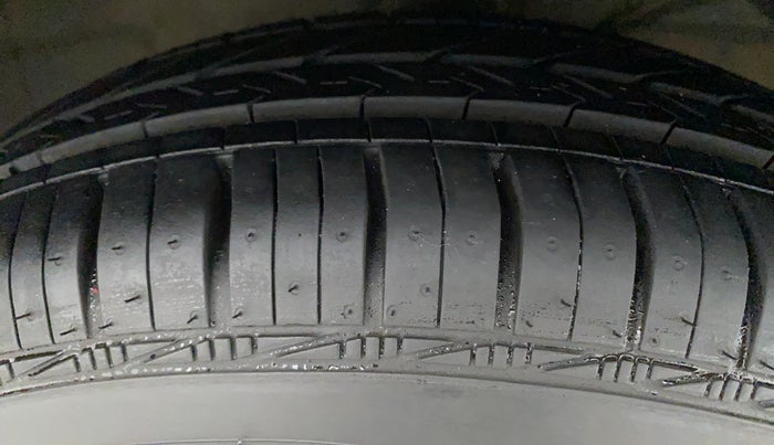 2018 Maruti Dzire VXI, Petrol, Manual, 53,297 km, Right Front Tyre Tread