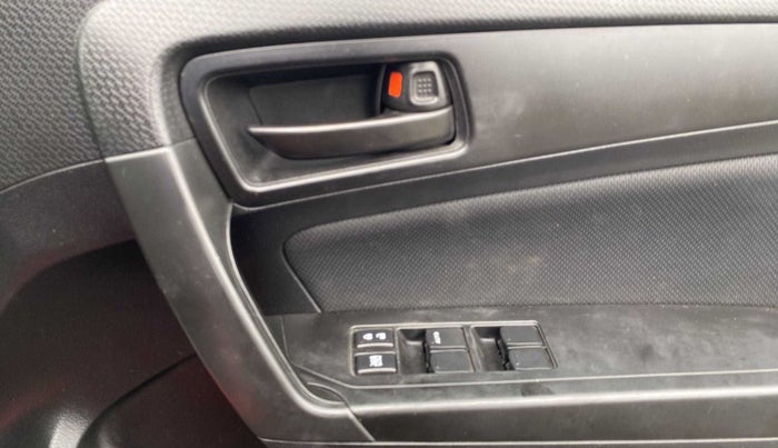 2018 Maruti Vitara Brezza VDI AMT, Diesel, Automatic, 43,659 km, Driver Side Door Panels Control