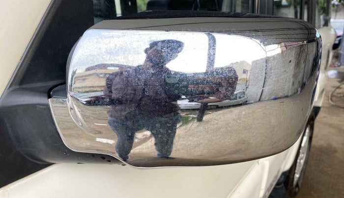2015 Mahindra Scorpio S10, Diesel, Manual, 73,036 km, Left rear-view mirror - Mirror motor not working