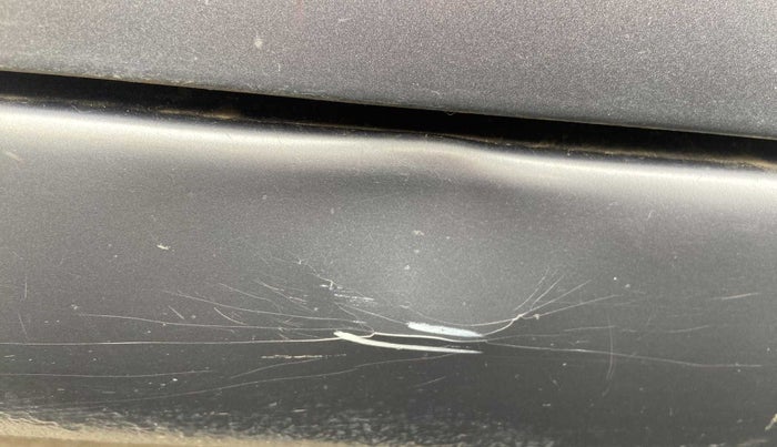 2013 Maruti Swift ZXI, Petrol, Manual, 57,770 km, Left running board - Minor scratches