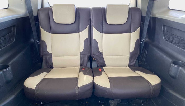 2018 Mahindra XUV500 W9, Diesel, Manual, 57,798 km, Third Seat Row ( optional )