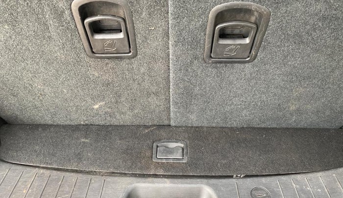 2018 Mahindra XUV500 W9, Diesel, Manual, 57,798 km, Boot Inside