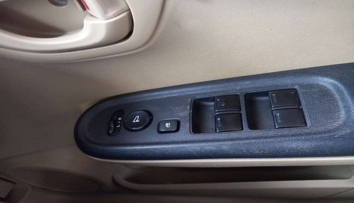 2016 Honda Amaze 1.2L I-VTEC S, Petrol, Manual, 66,790 km, Right front window switch / handle - Child Lock not working for windows