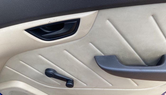 2016 Hyundai Eon D-LITE+, Petrol, Manual, 9,901 km, Driver Side Door Panels Control
