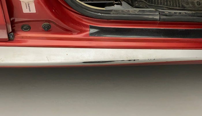 2015 Nissan Terrano XV D THP 110 PS, Diesel, Manual, 97,150 km, Right running board - Minor scratches