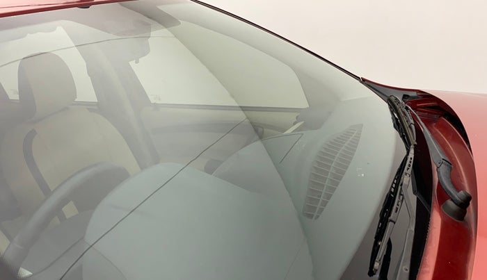 2015 Nissan Terrano XV D THP 110 PS, Diesel, Manual, 97,150 km, Front windshield - Minor spot on windshield